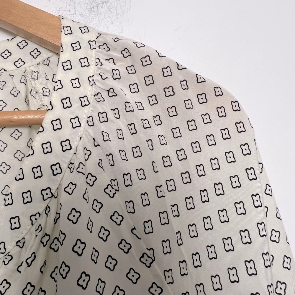 Velvet by Graham & Spencer Modern Tiny Floral Patterned Cream Blouse NEW Scandi - Picture 6 of 13